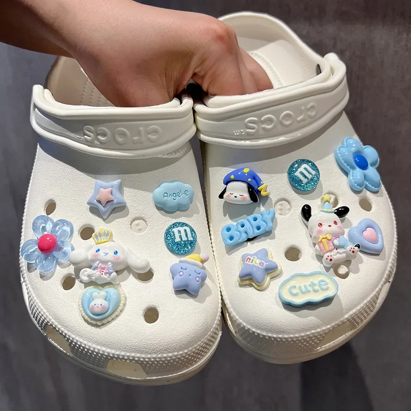 

15pcs Cute 3D Sanrio Cartoon Cinnamoroll Shoes Accessories DIY Peripheral Pompompurin Decaration Charm Buckle Charms Kids Gift