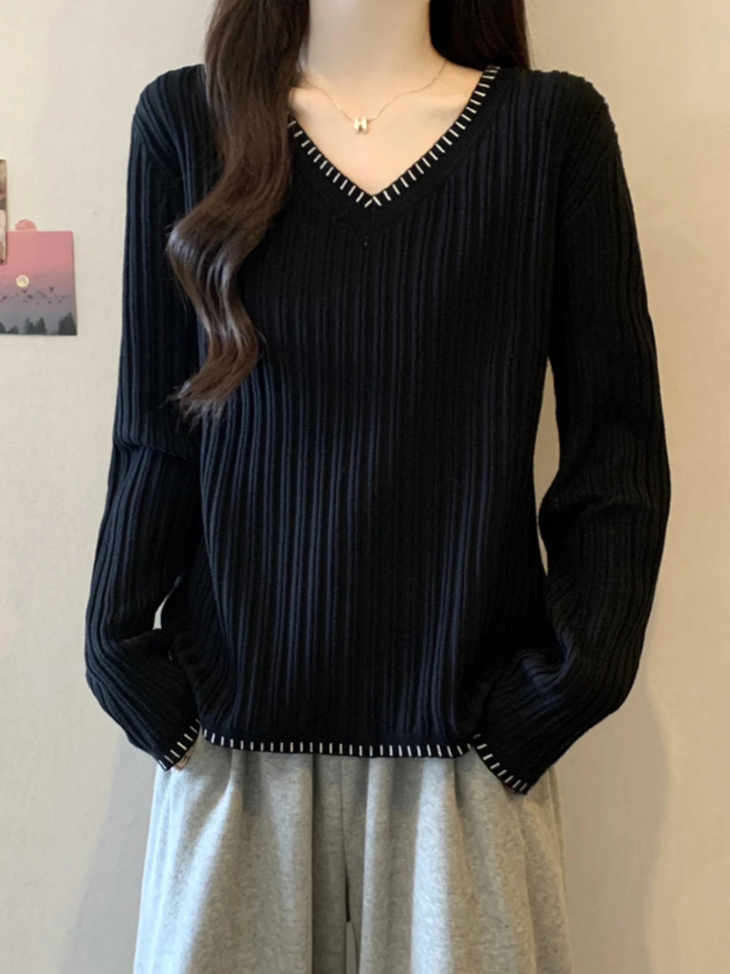 

Slimming V-Neck Long Sleeve Knitted Base Shirt for Women Spring Autumn plus Size Conceals Belly Unique Personality Top