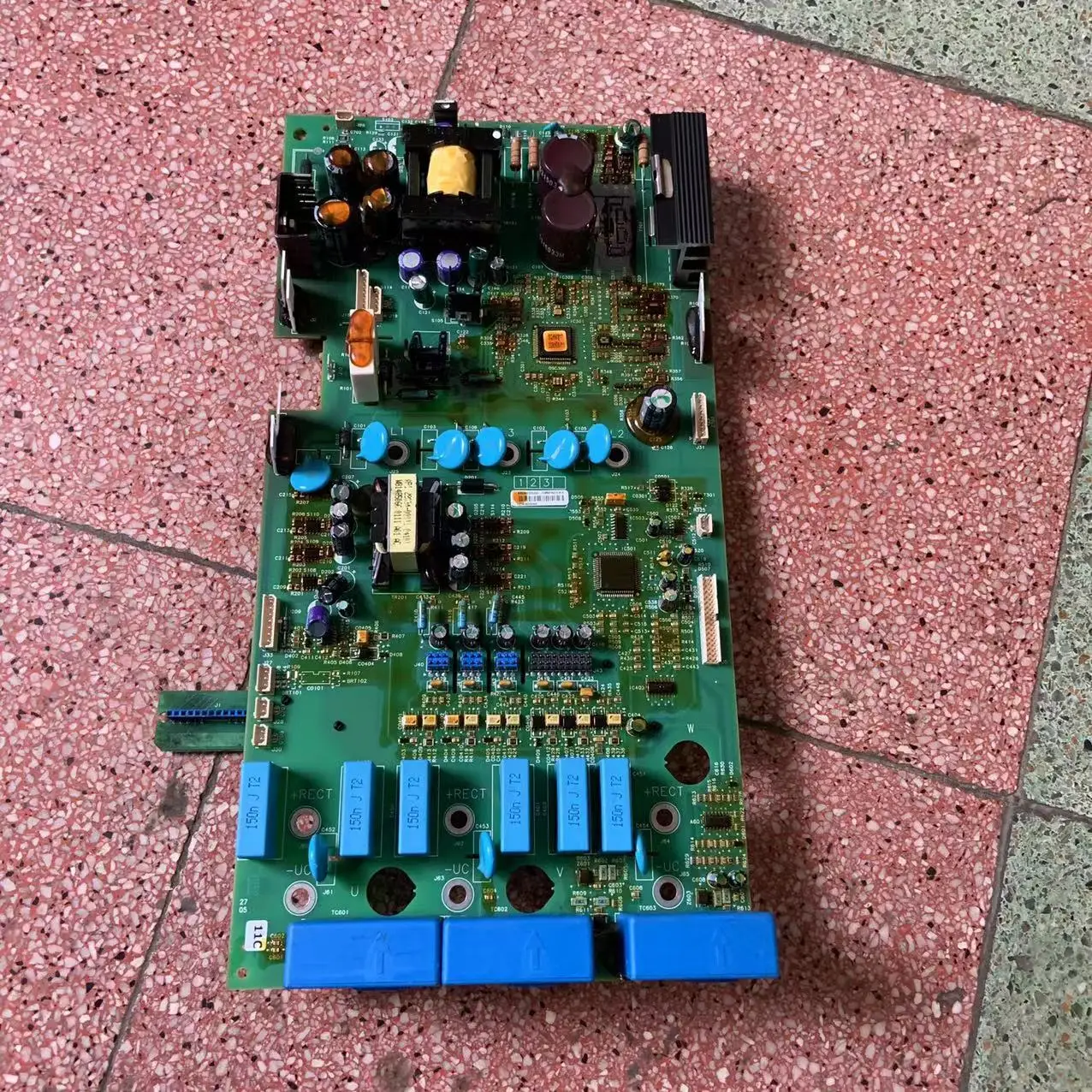 Schneider ATV58 series Disassembly dismantling frequency converter ATV58HD64N4 and ATV58HD79N4 main power drive board