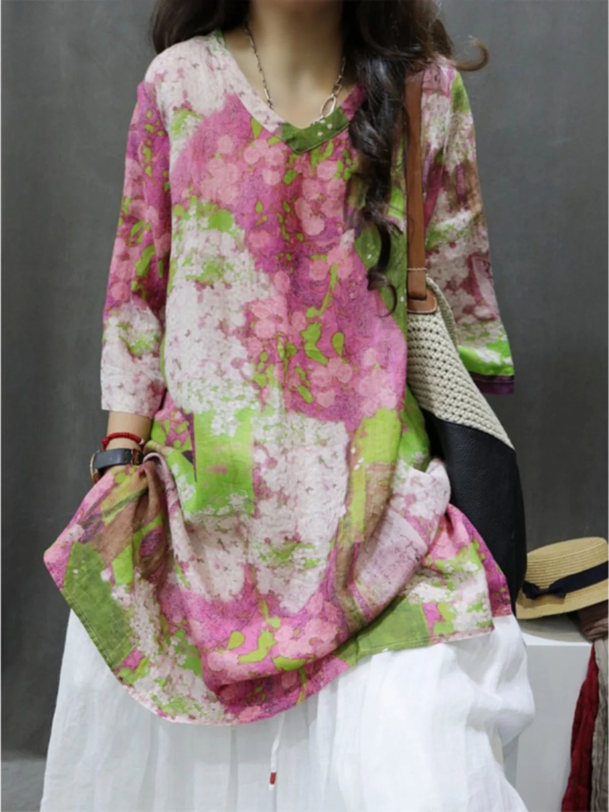 

Льняная футболка с v-образным вырезом и принтом в стиле ретро, повседневная женская одежда больших размеров, топ средней длины с открытым разрезом