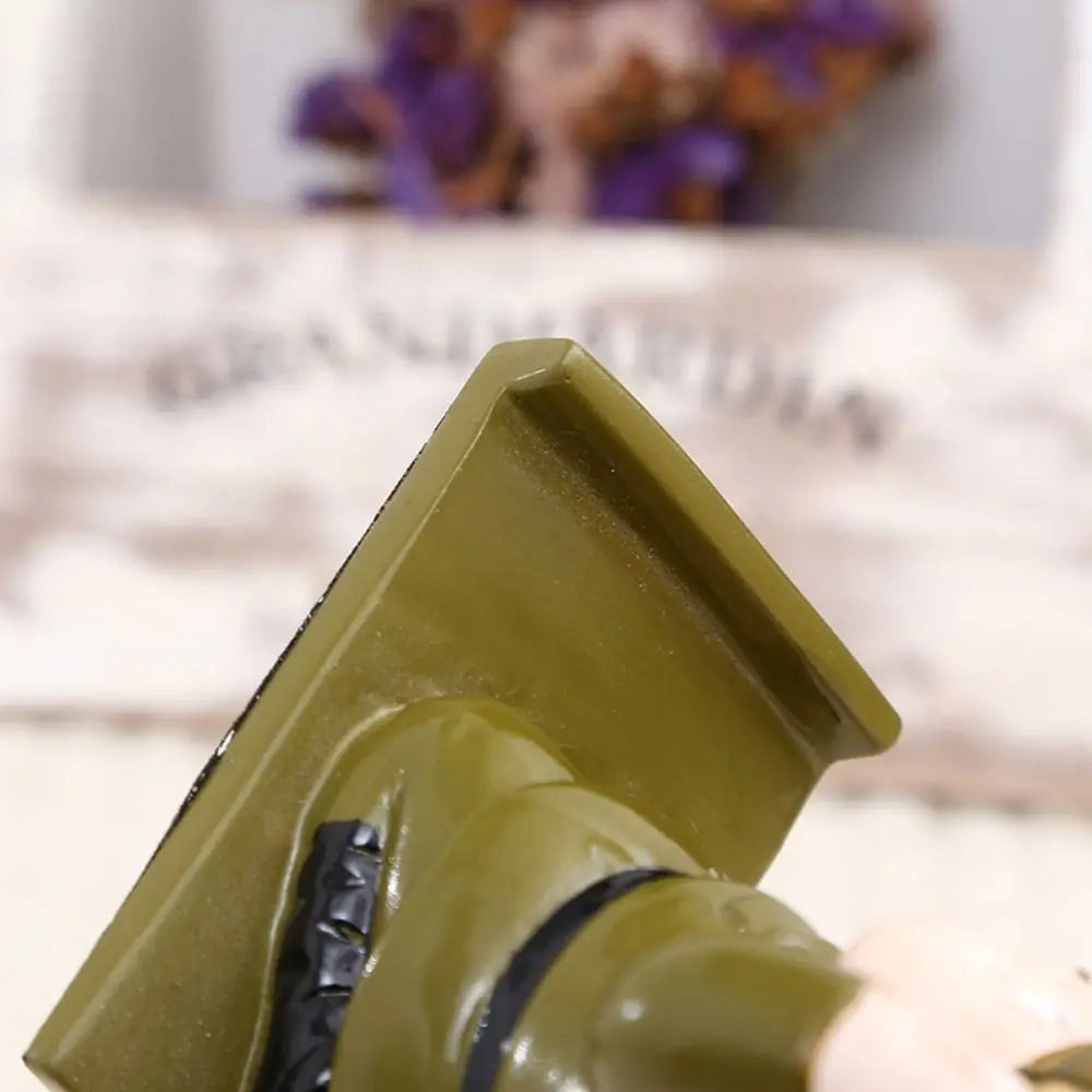 

Resin Cartoon Phone Holder Anti-slip Figure Kneeling Mobile Phone Stand DIY Crafts Portable Cell Phone Bracket