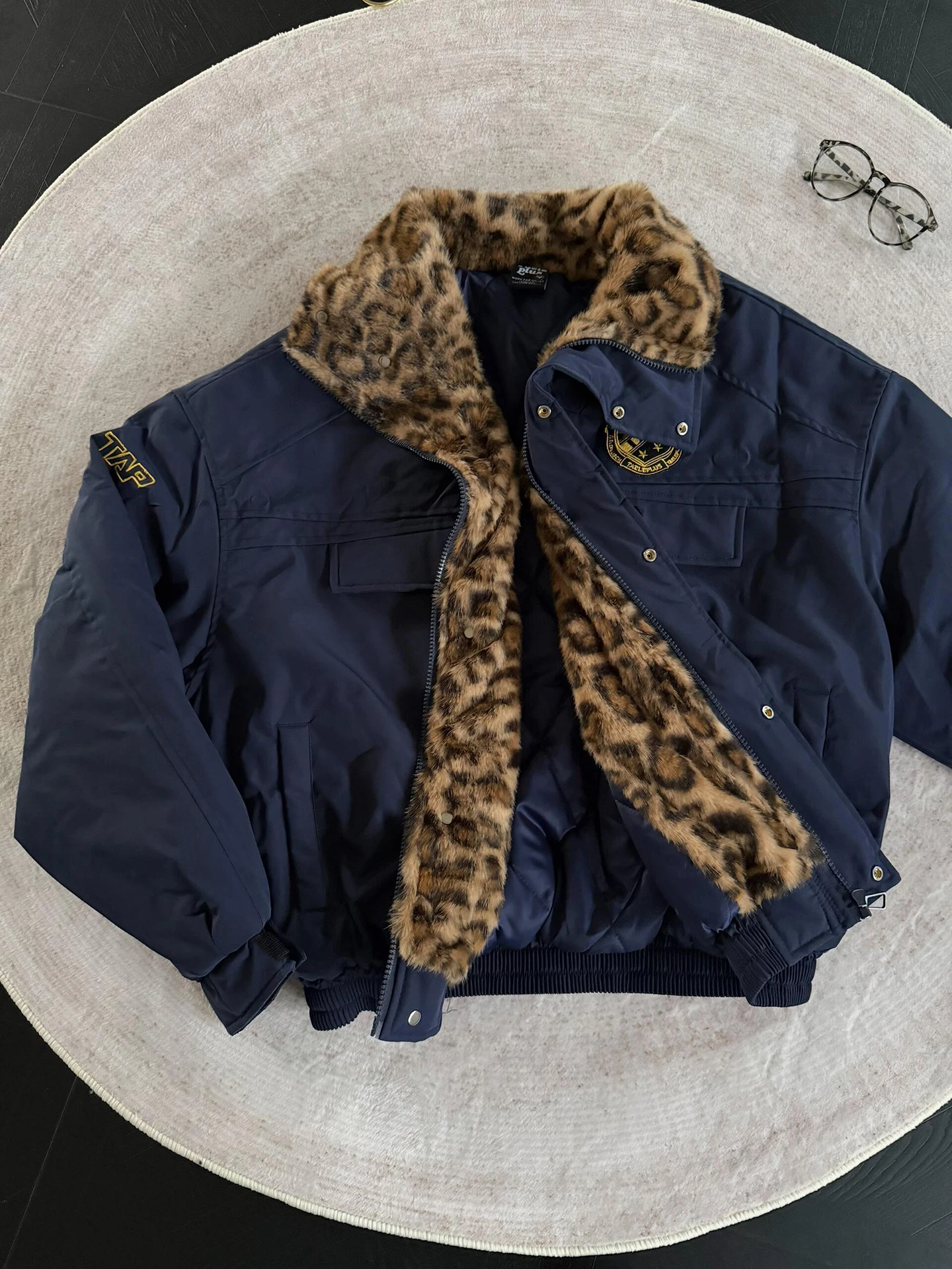 

Cleanfit Men's ort Boxy Cotton Jaet Leopard Print Blue Winter Warmth Casual Faion Stand Fit Zipper Closure Coat