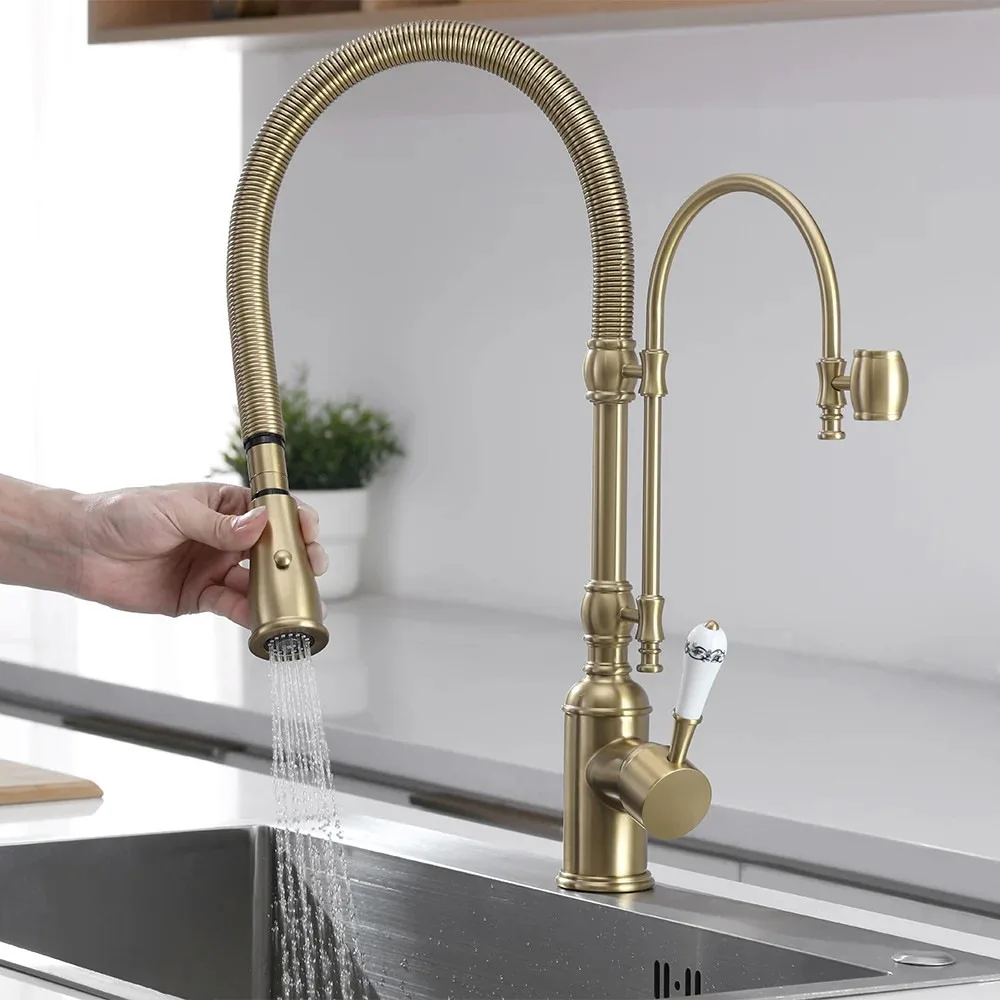 Brushed Gold Pull out Kitchen Faucet 360 Swiveling Tap Brass Sink Mixer Hot And Cold Water Vanity Water Tap