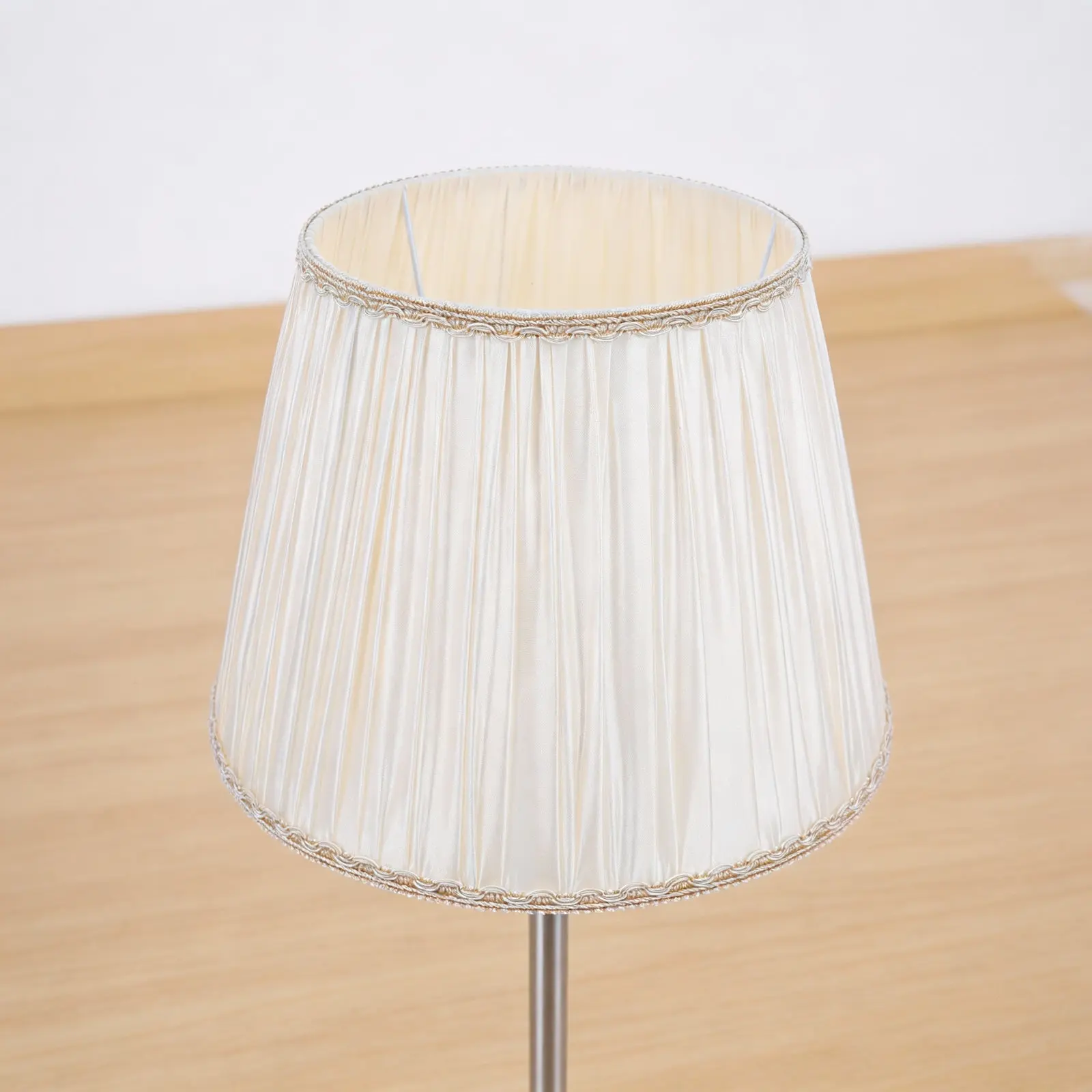 

Small 4.2Cm E27 Pleated Fabric Lamp Shade Modern European Style Replacement For Table Floor Lamp Bedroom Living Room
