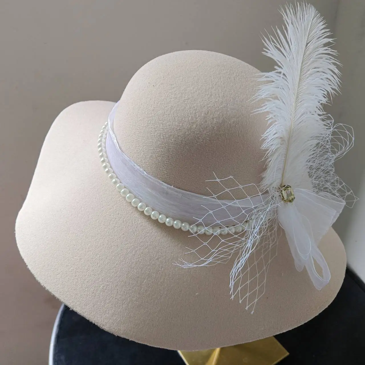 2023 Autumn/Winter French Vintage Big Eaves Hat Handmade DIY Bow Feather Elegant Women\'s Hats Design