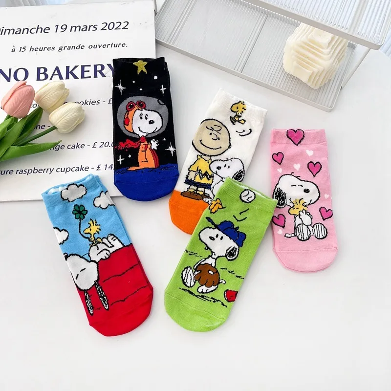 

5 Pairs Adult Cartoon Snoopy Socks New Anime Fall Winter Combed Cotton Socks Men And Women's Warm Short Sock Gifts Average Size