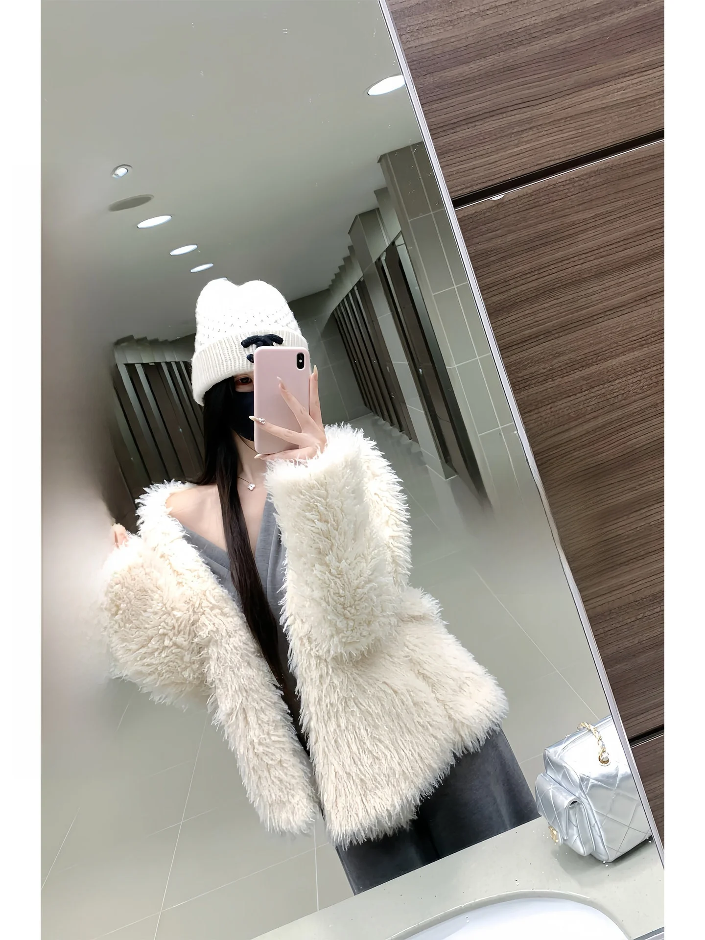 

Женское пальто White Water: Теплое, свободное, из полиэфирного волокна, с длинными рукавами, V-образным вырезом, в корейском стиле, экологичное, с пушистой отделкой.