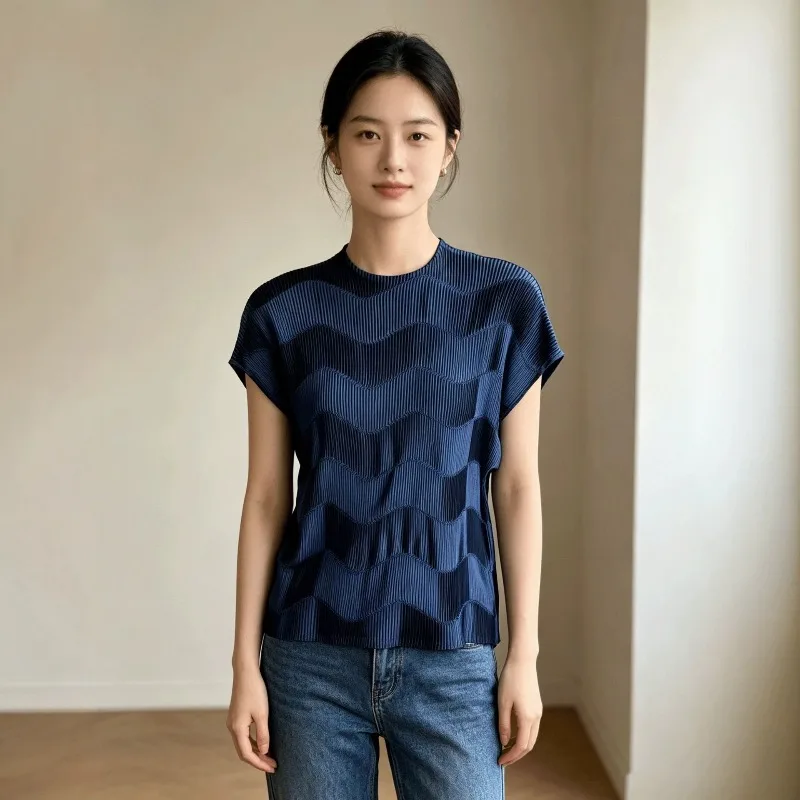 

Miyake Pleated T-Shirt Satin Ribbed Short Sleeve T-Shirt Women 2026 Summer Round Neck Batwing Sleeve Loose Slim Color-Block Top