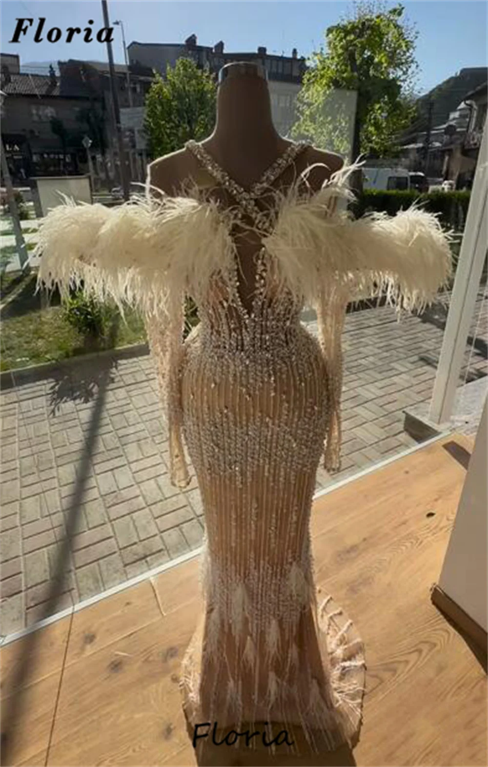 

Elegant Ivory Beaded Evening Dresses Vestidos De Cóctel Arabic Dubai Feathers Off Shoulder Prom Dress Beading Female Party Gowns