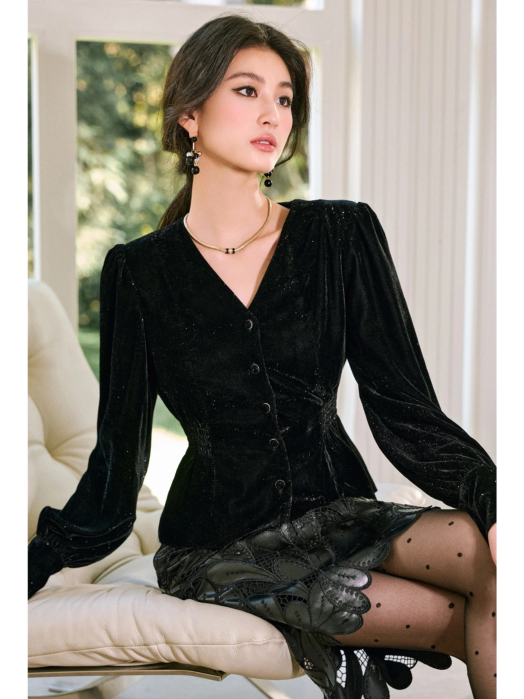 

Женская модная блузка Ele Velvet с серебристой кружевной шнуровкой на талии, рукавами-фонариками и V-образным вырезом на одной пуговице