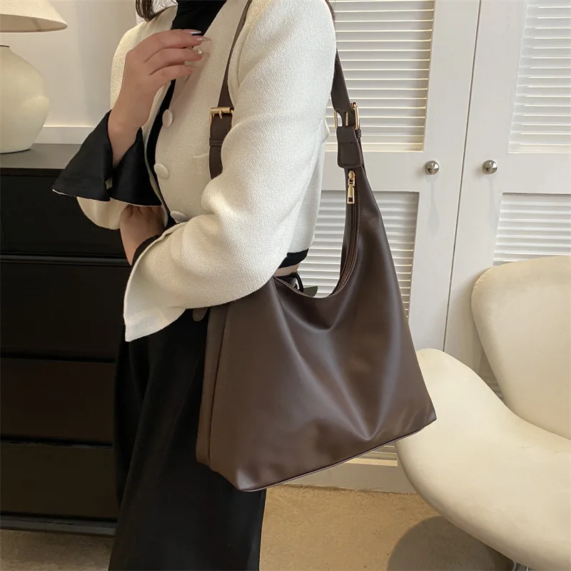 

Fashionable Simple And Beautiful New Horizontal Style Solid Color Casual Large Capacity Tote Bag Stylish Women's Handbag