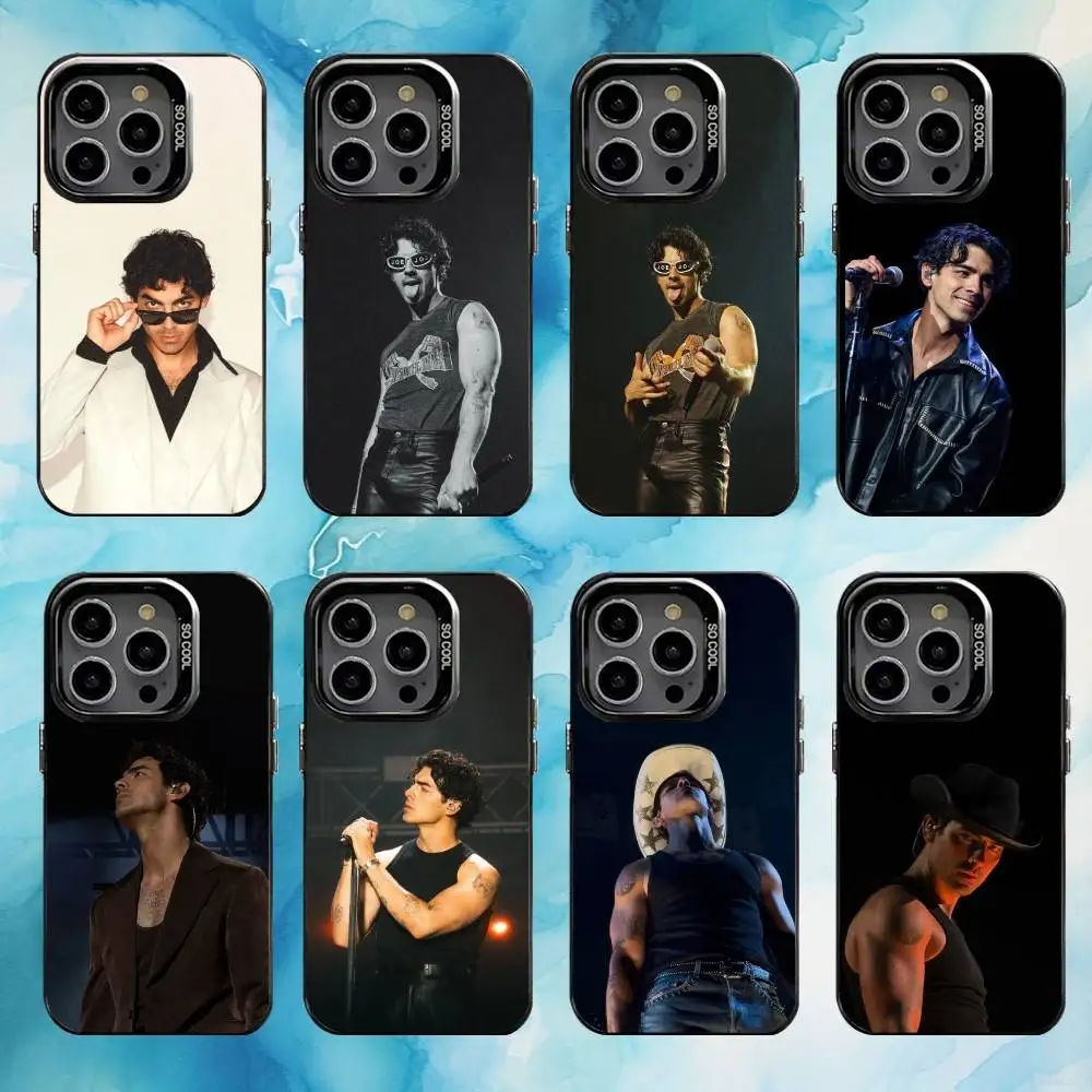 Singer Joe J-Jonas …