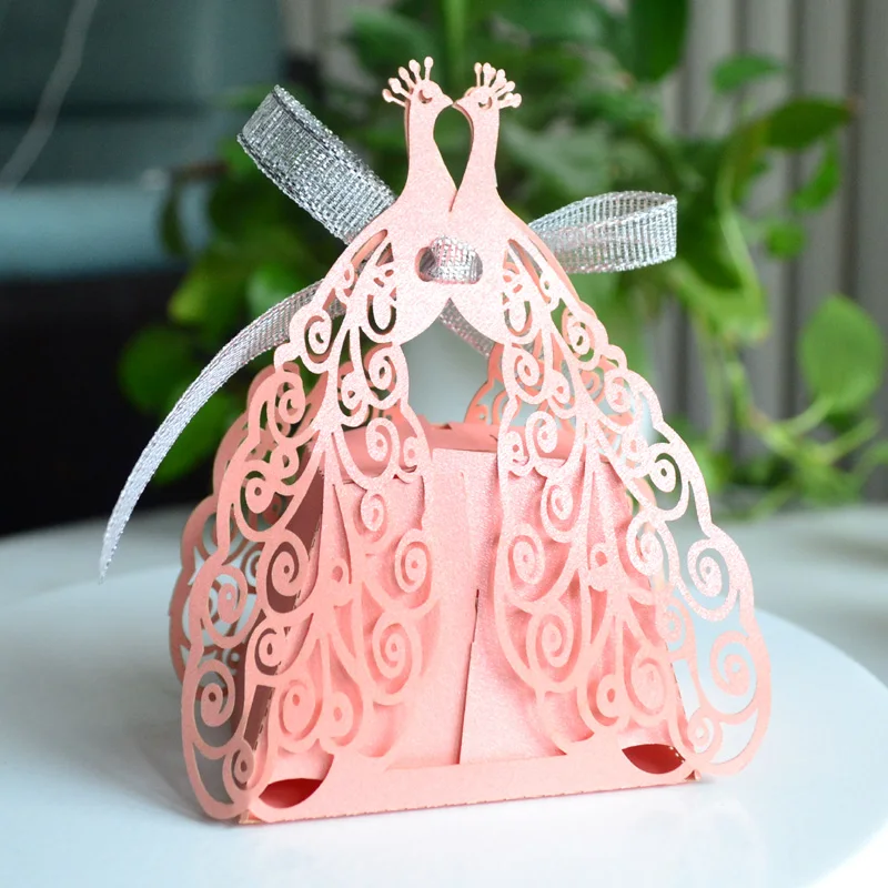 100 pcs  Wedding Gifts Box for Guests Laser Cut Gift Packing Box Sweets and Candies Box Peacock Favor Box