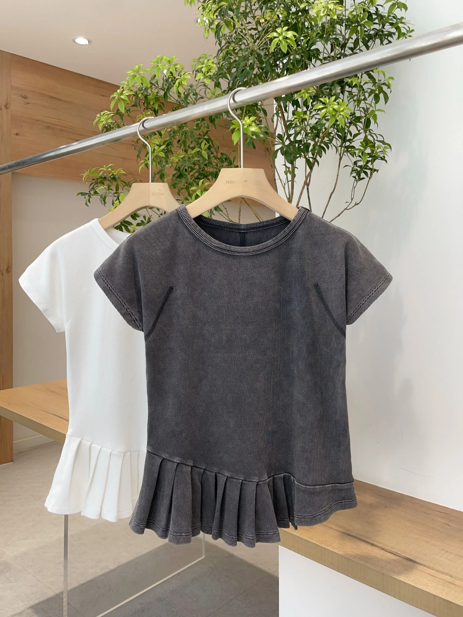 Noxula Authentic Summer 2025  Brand T-irt Asymmetrical Pleated Splicing True to Size Korean Sle Cotton Blend