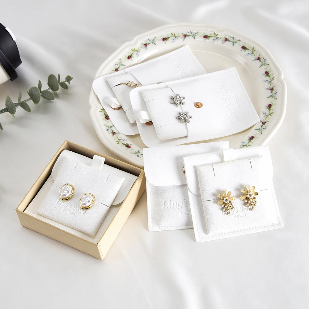 

20/50/100 наборов персонализированных микрофибровых пакетов-органайзеров для ювелирных изделий 8x8 см и картонных подложек 6x6 см для серег, кулонов, ожерелий