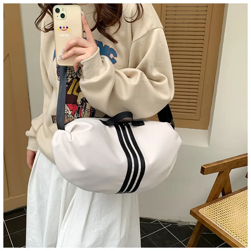 Large Capacity Bag Female New 2024 Fashion Cloth Bag Shoulder Bag Summer Leisure Hundred Short Trip Crossbody Bag