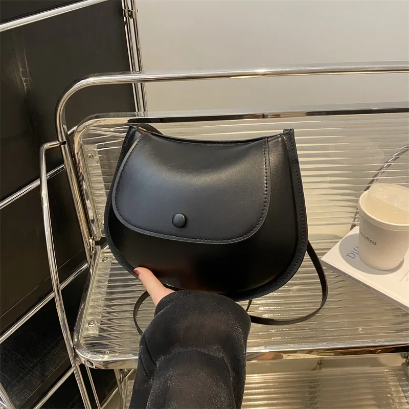 niche design underarm bag women's trendy high-end texture versatile shoulder messenger bag