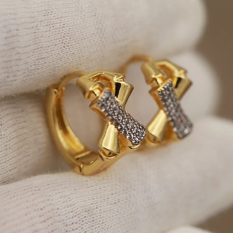 New Sight Design Unique Metal Cross Stud Earrings for Women Fashion Brand Brand Vintage Crystal Earrings Gift