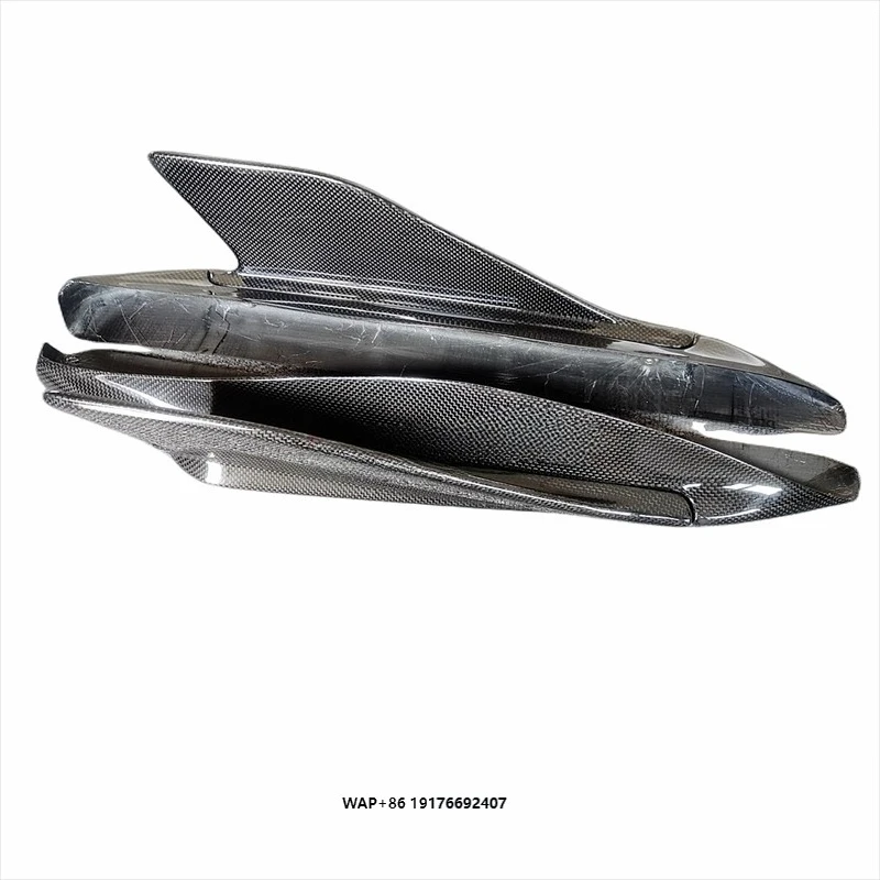 

Для 488 GTB Spider: Накладки на боковые пороги в стиле Capristo из сухого карбона