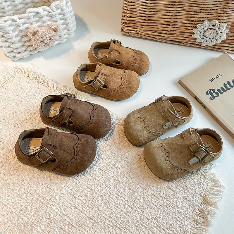 Toddler Girls Suede Leather Shoes with Buckle 2026 New Autumn Kid Carved Moccasins Non-slip Simple Retro School Outdoor Footwear