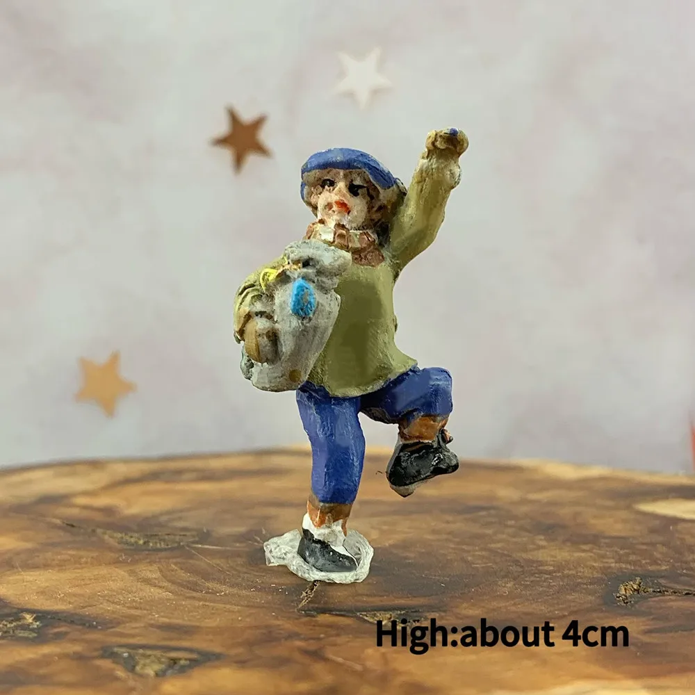 Mini Winter Villager Figurines 3D Fridge Magnet Set, Resin Christmas Snow Scene Souvenir, Holiday Collectible Travel Gift