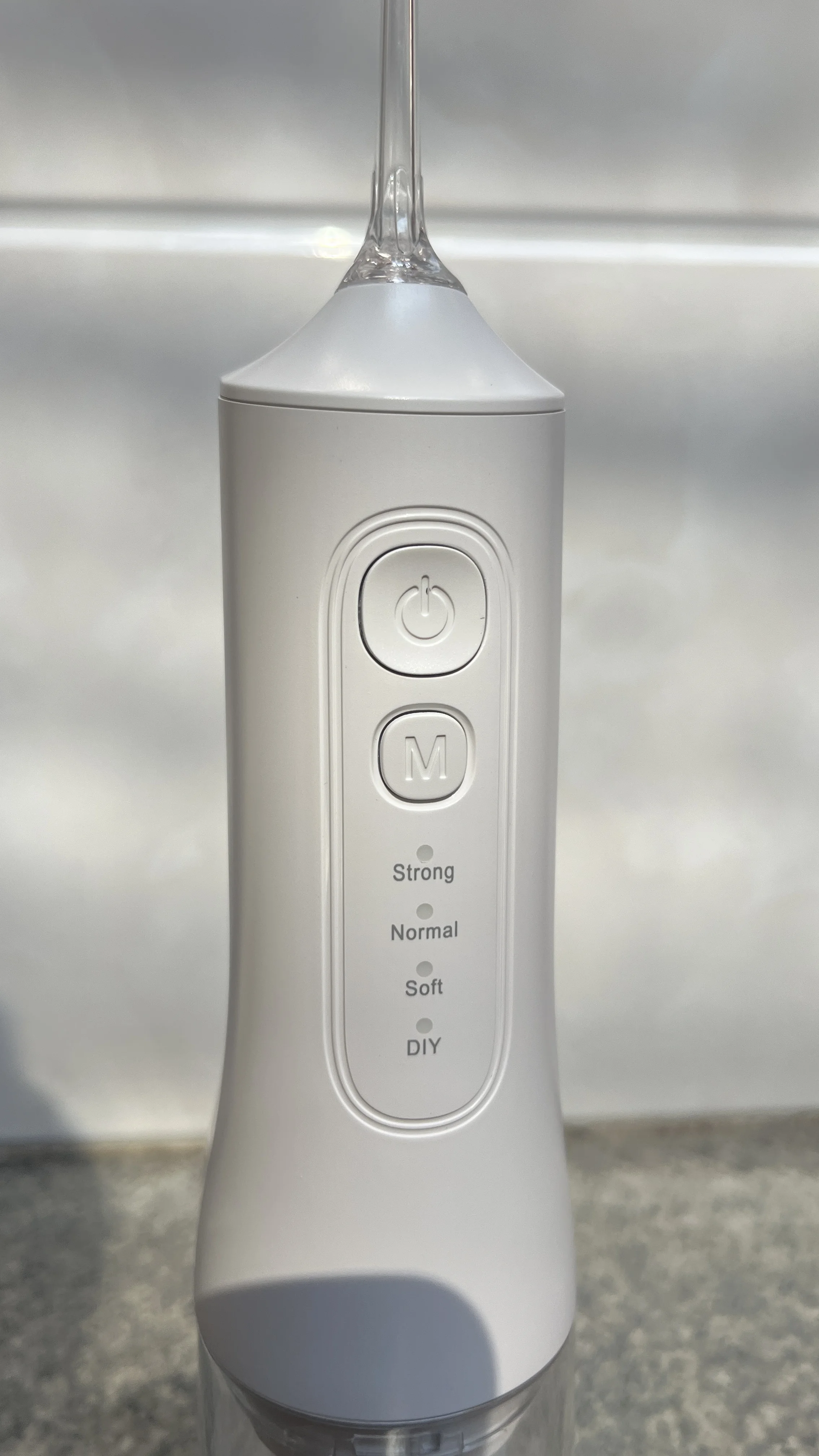 

Лидер продаж, водная зубная нить для зубов, портативный и перезаряжаемый ирригатор для полости рта с резервуаром 300 мл, 4 режима, 4 сменных режима