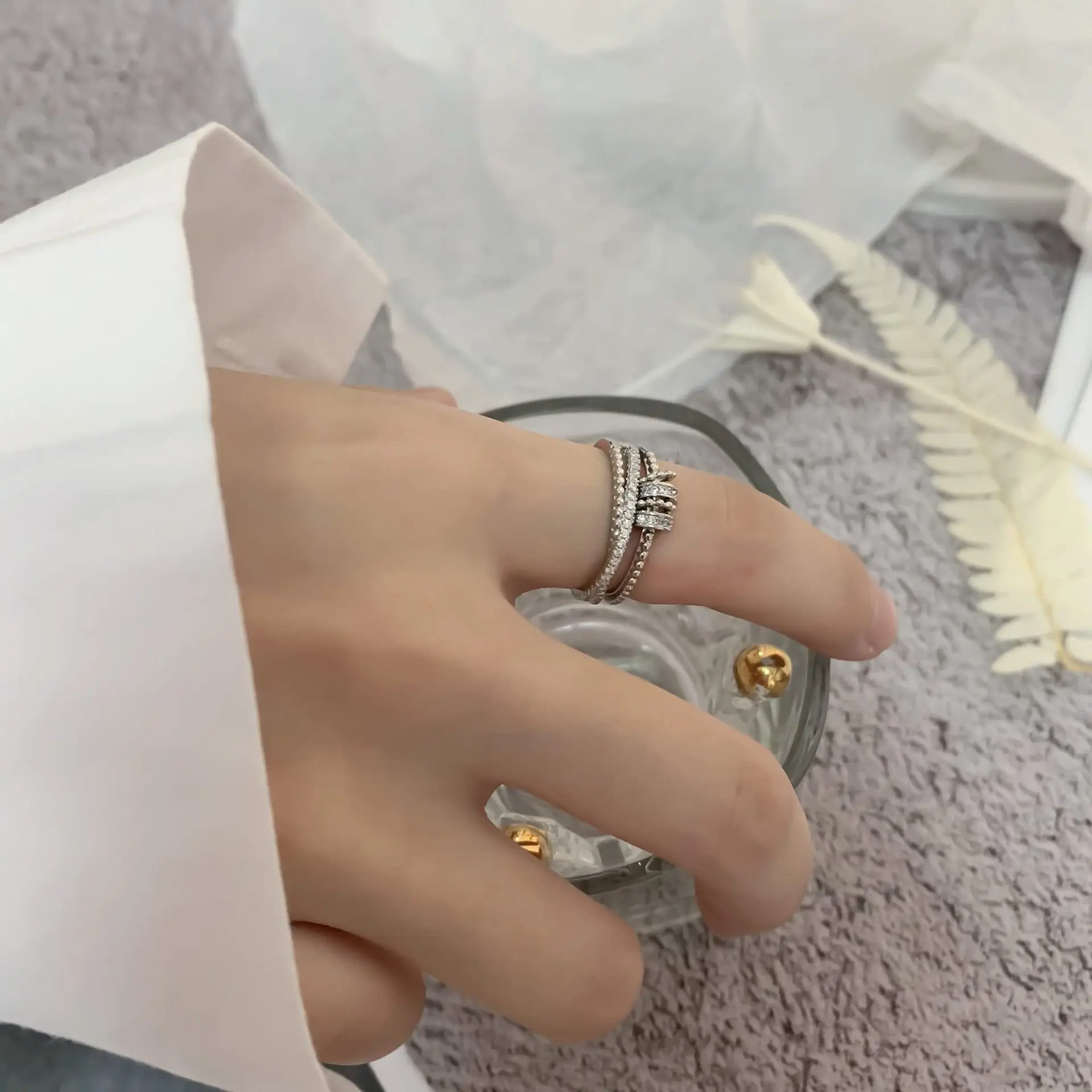 

New product: Rotating ring, female niche design, fashionable personality, rotating ring, cool style, light luxury
