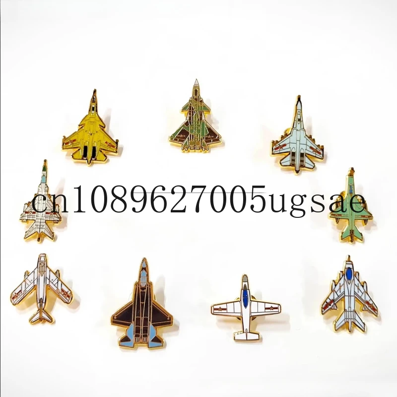 

Fighter Aircraft Metal Enamel Badge Badge Badge Air Show Commemorative Medal J-20 Metal Brooch
