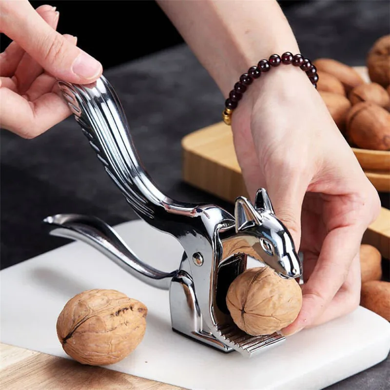 

Walnut Cracker Clip Squirrel Shape Zinc Alloy Walnut Opener Multi Purpose Nutcracker for Chestnuts Pecans