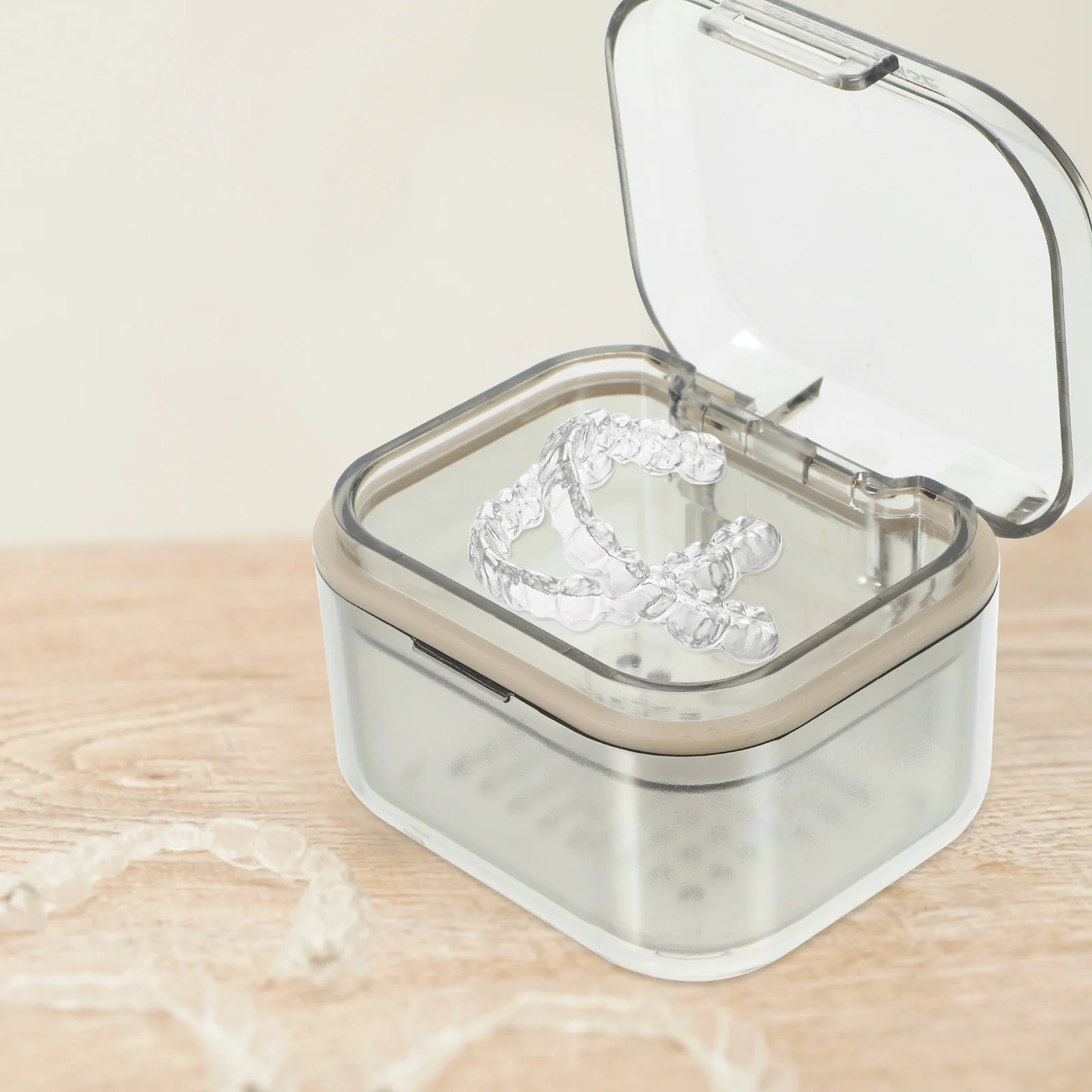 

Denture Box Portable Lightweight Storage Case for Retainer False Teeth Orthodontic Holder with Drain Shelf Travel Denture