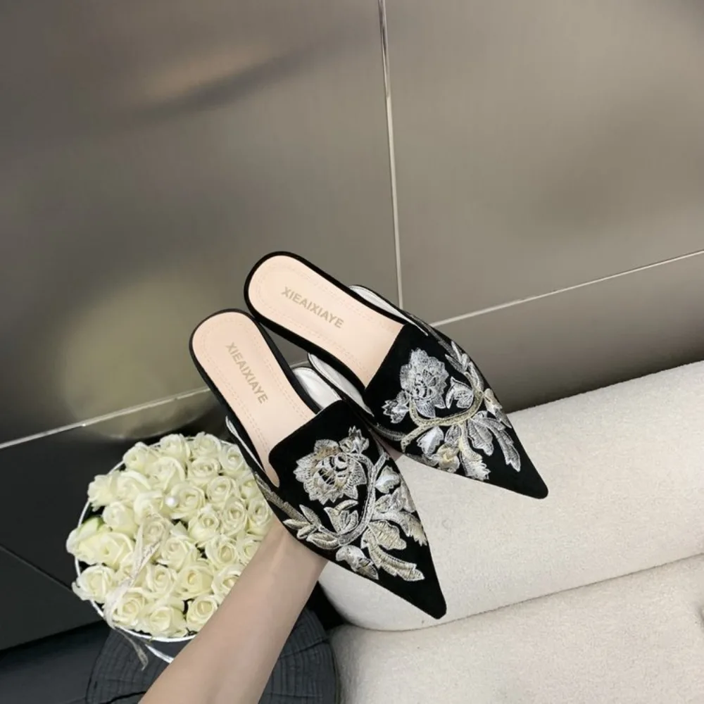 Elegant Embroidery Velvet Slippers Woman Floral Pointed Toe Mules Flat Heel Pantuflas Femme Cozy Home Slides Ladies Velour Shoes