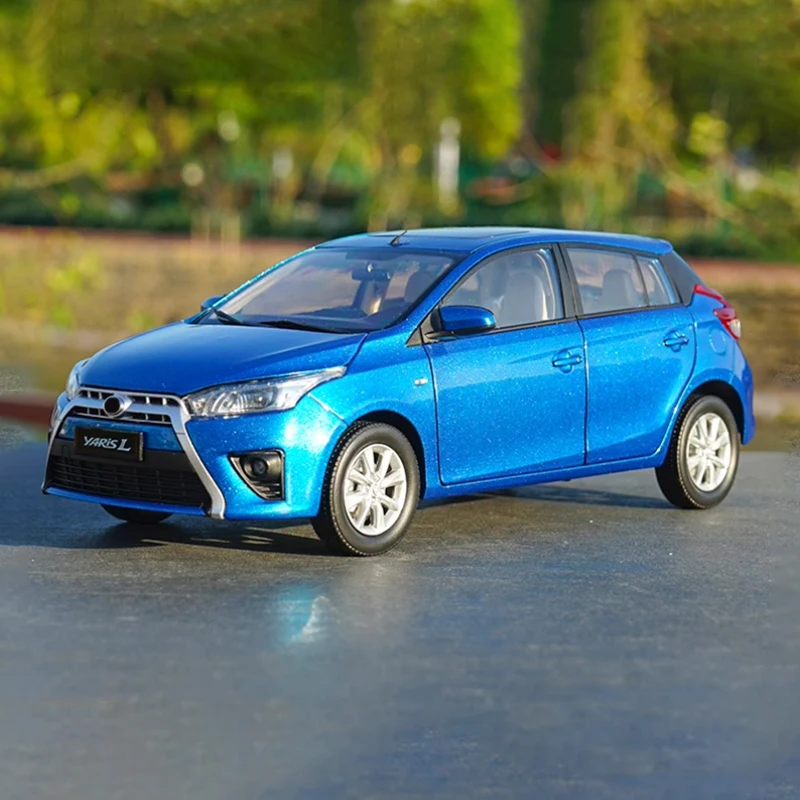 Original Diecast 1:18 Scale YARIS L Alloy Car Model Simulation Toy Finished Product Gift Collection Static Model Display