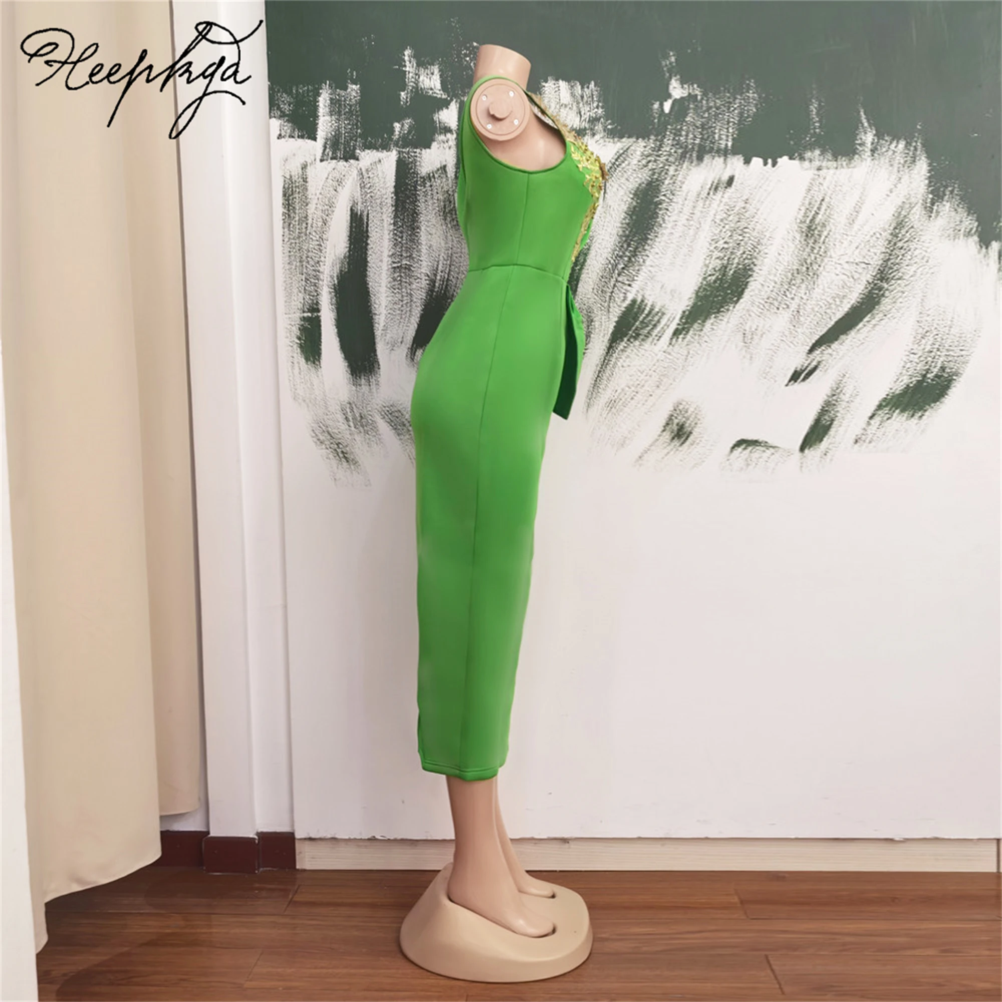 Plus Size Green Long African Evening Dress Gold Appliques Straight Tea Length Elastic Spandex Formal Gowns For Wedding Party