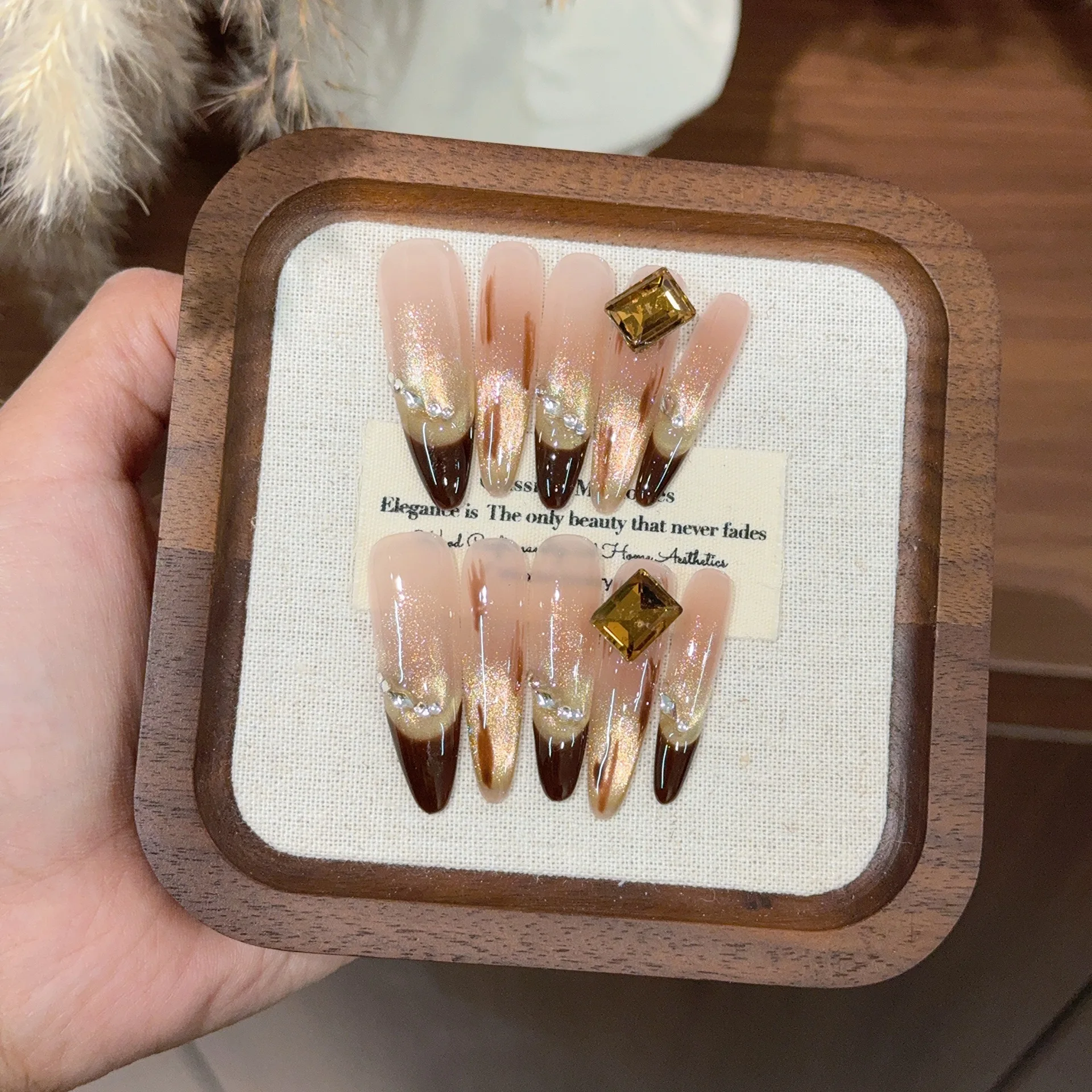 10 szt. Gradientowe paznokcie na wcisk Maillard, długie migdałki, zdobione cyrkoniami, sztuczne paznokcie do noszenia, ręcznie robione.