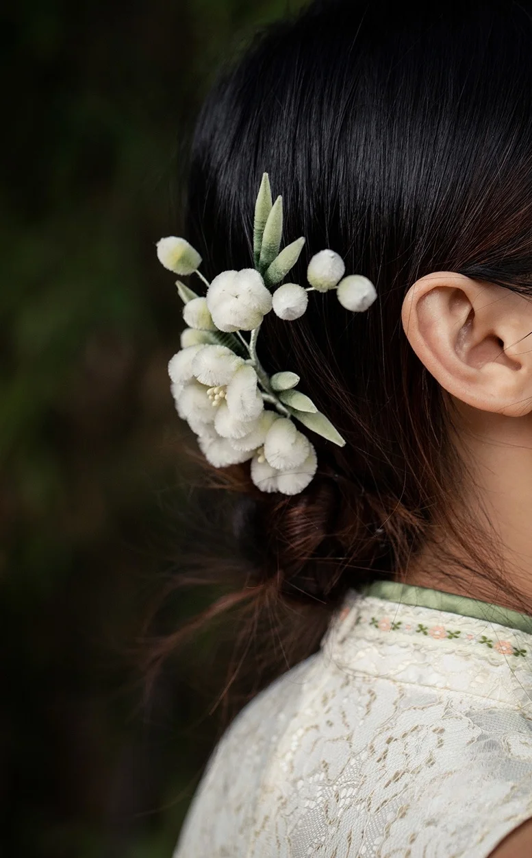 

Yuzhou Non-Intangible Cultural Velvet Flower Handmade Silk Green Plum Needle Hairpin Brooch Original Design Fashion Jewelry