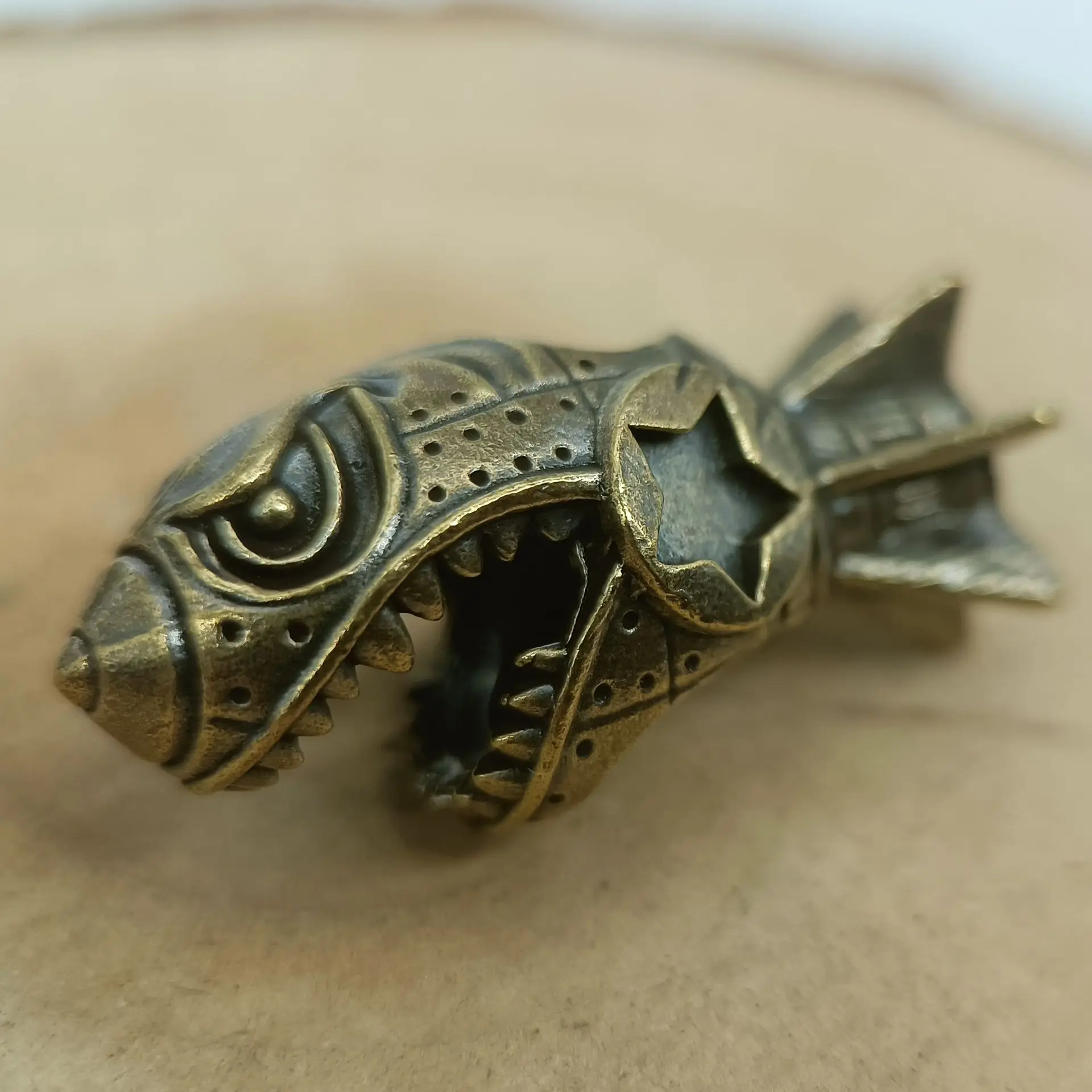 

Shark head Knife Beads EDC Wear Paracord Tools Brass Copper Lanyard Pendants Shark model Key Rings Zipper DIY Accessories