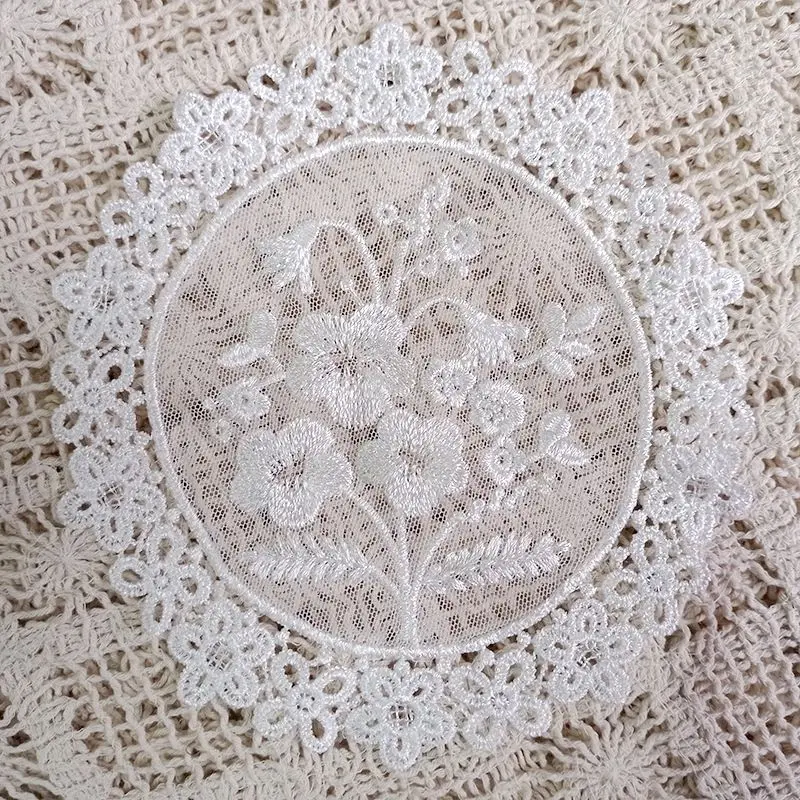 4PCS European Style White Sun Flower Lace Round Embroidery Placemat Vase Pad Coaster Round Handkerchief