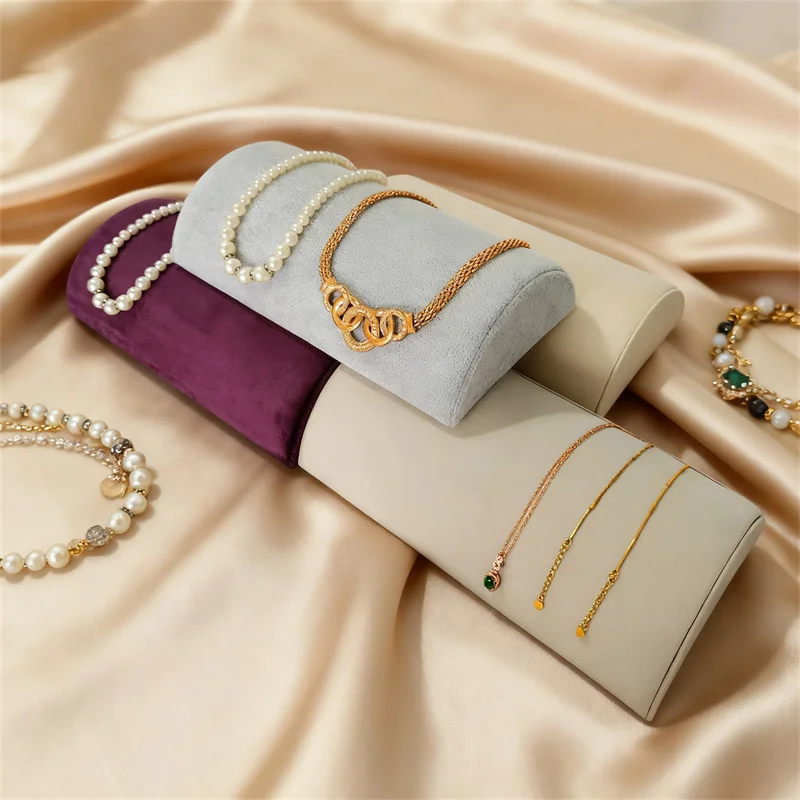 

High-end Color Velvet Grey PP Plush Jewelry Necklace Bracelet Storage Display Stand Item Semi-circular Bracelet Display Stand