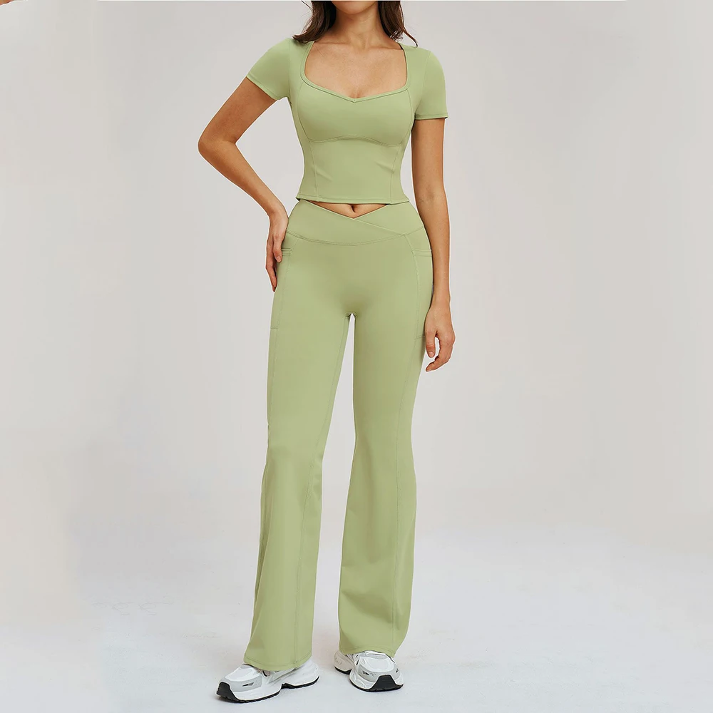 

Женский спортивный костюм для йоги из 2 предметов: укороченный топ с коротким рукавом и брюки-клеш с высокой талией. Комплект для спортзала, бега, тренировок и йоги.