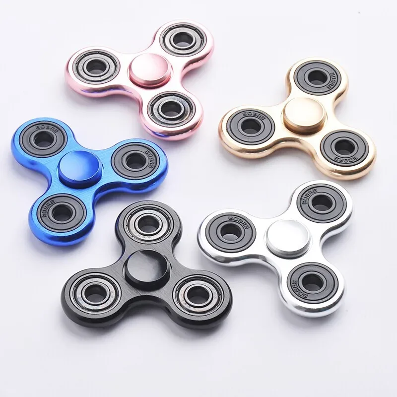 Liga de alumínio Triângulo Mão Spinner, Fidget silencioso, Rolamento Turn por 6 minutos, Brinquedo adulto, Escritório Stress Relief, R188