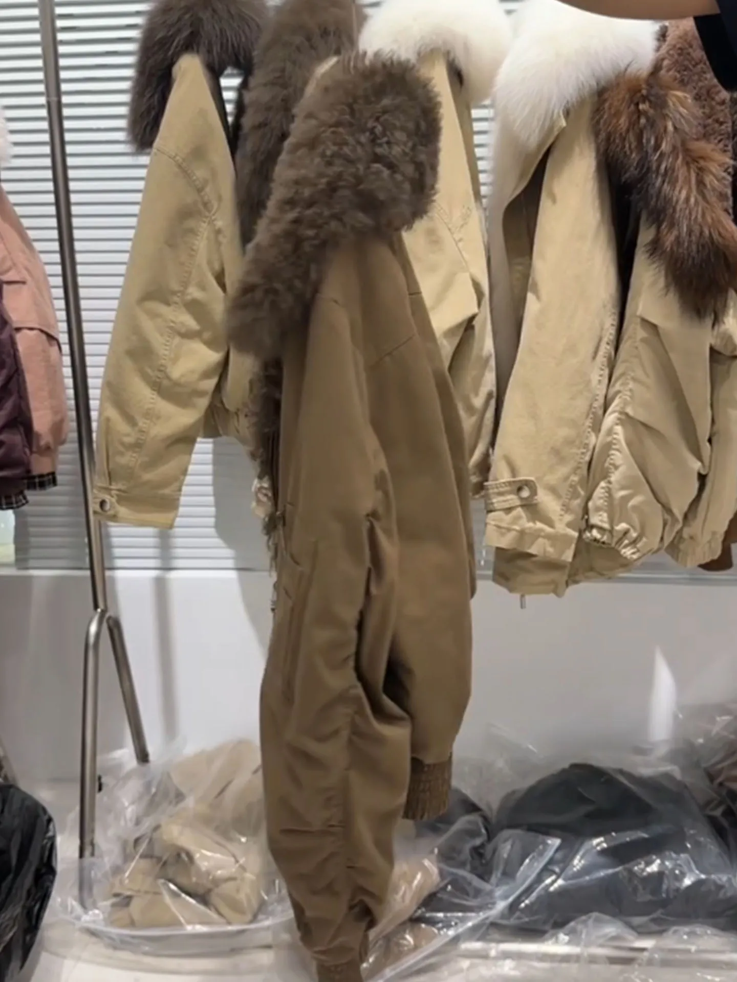 Barn Brown ort Thiened Jaet de plumón para mujer 2025 invierno nuevo Sle cuello de piel de alta calidez viaje Sle fibra de poliéster