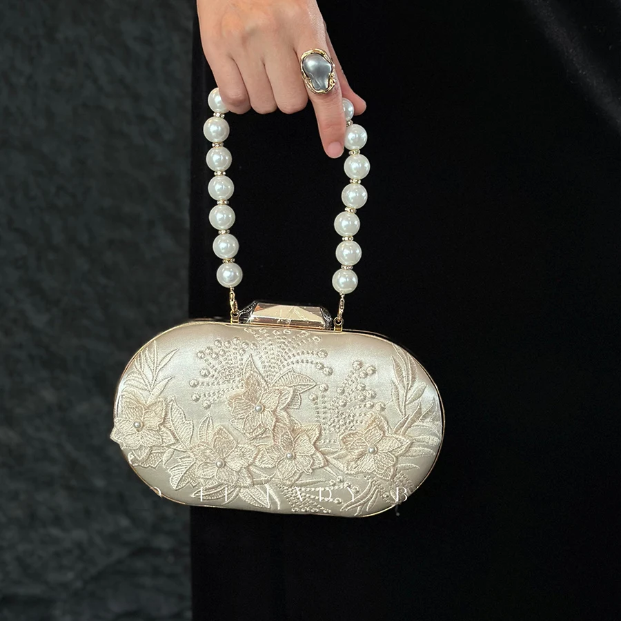 

Oval Shape Shell Clip Evening Bags Fashion White Embroidered Lace Clutch Pearl Chain Bag Bride Wedding Prom Party Handbag Purse