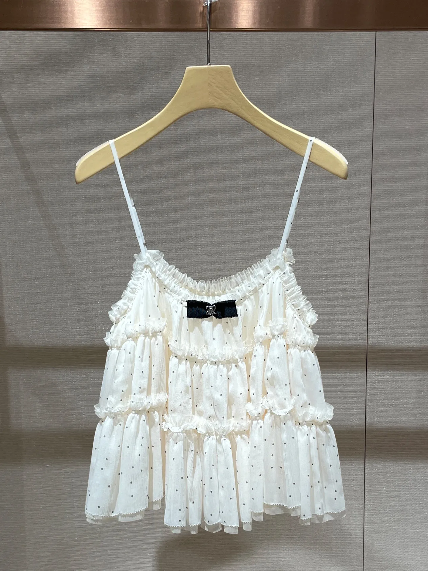 Korean wear suit 26 summer foreign style age reduction loose suspender top polka dot skirt