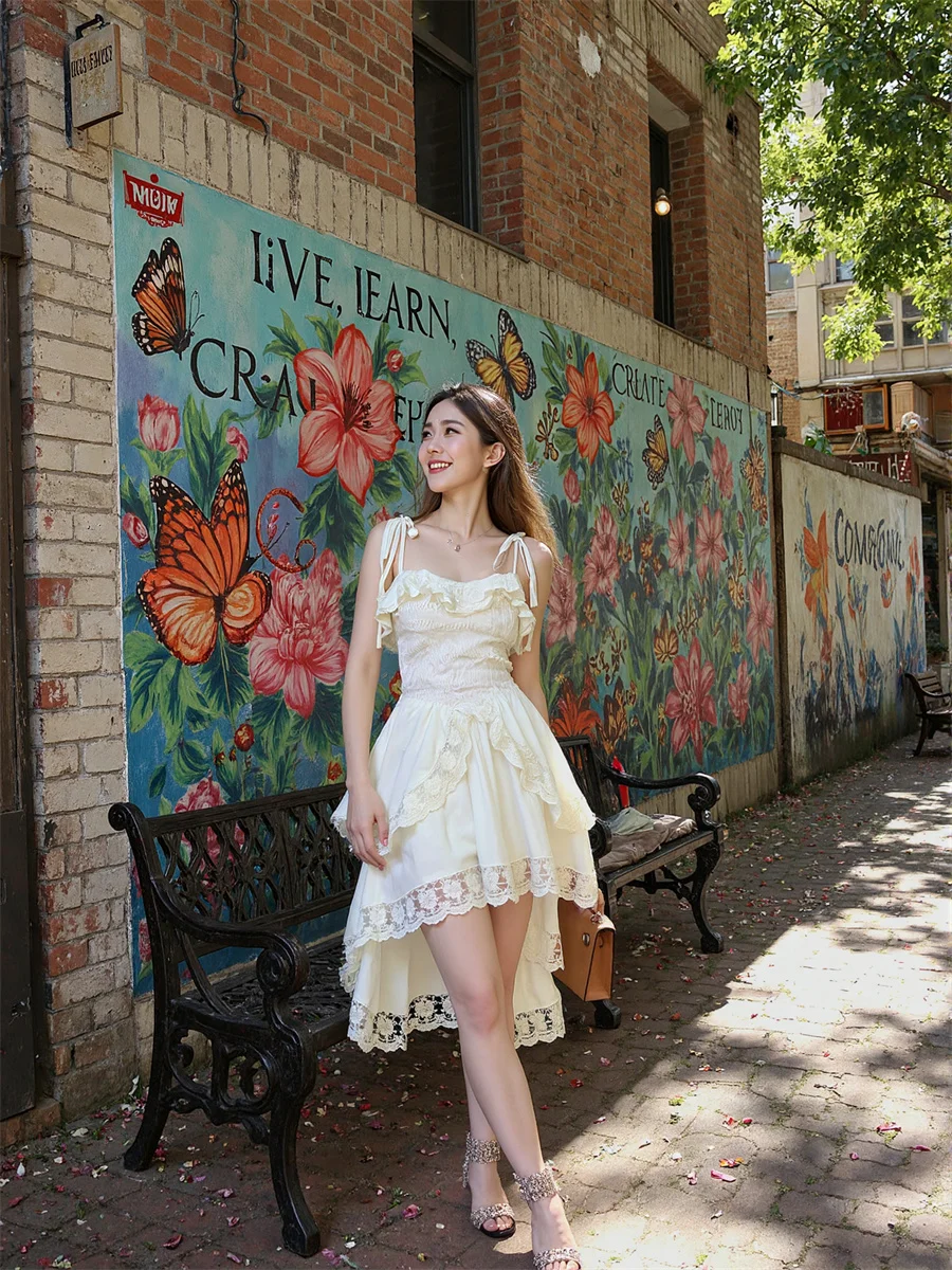 Damenkleid mit Applikation, Weiß, Sommer, Volantrand, Seidensatin, Netzstoff, Patchwork, Feenabend, besondere Anlässe, Abschlussball, Empfangsdetail