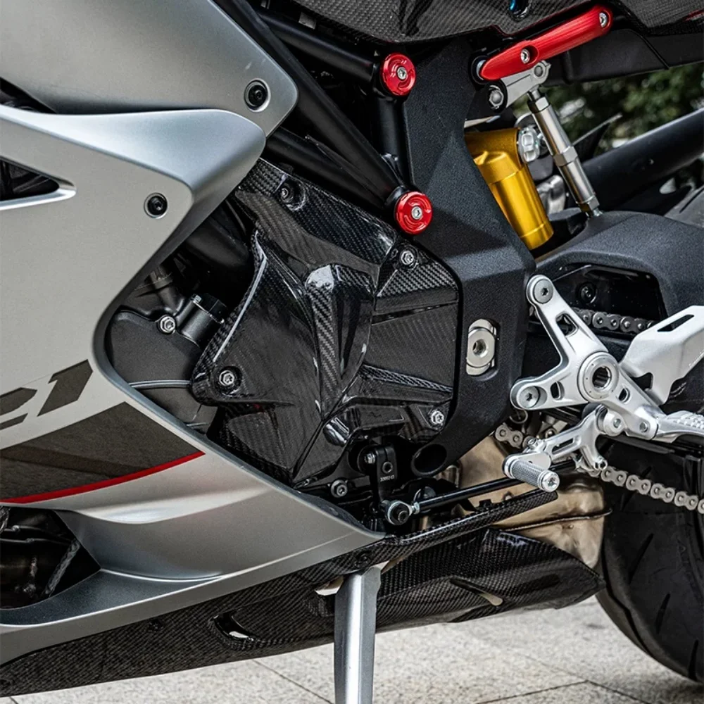 【Precise Fit】FOR QJMOTOR SRK921RR High-Quality Motorcycle Parts: Carbon Fiber Front Chain Cover