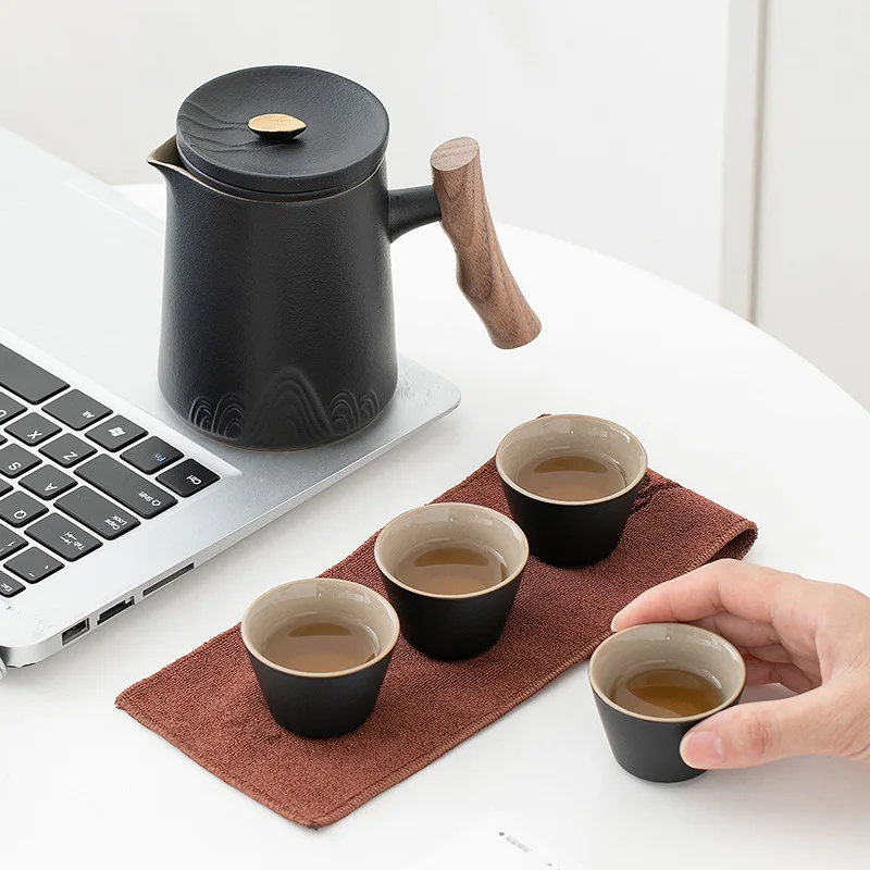 

Convenient Travel Tea Set Outdoor Tea Making Ceramic Tea Cup