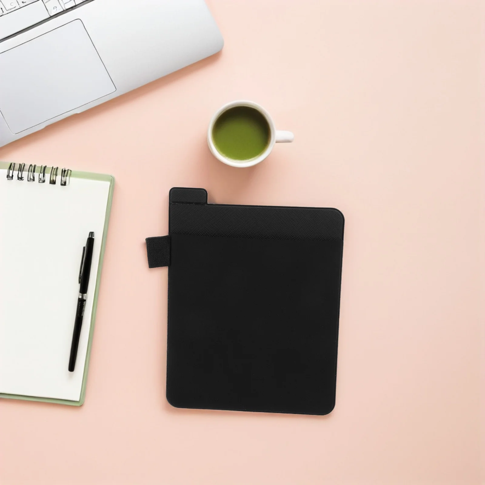 Capa adesiva para mouse para laptop, portátil, suporte adesivo, slot para caneta, ajuste universal, seguro, antiderrapante, capa de viagem para