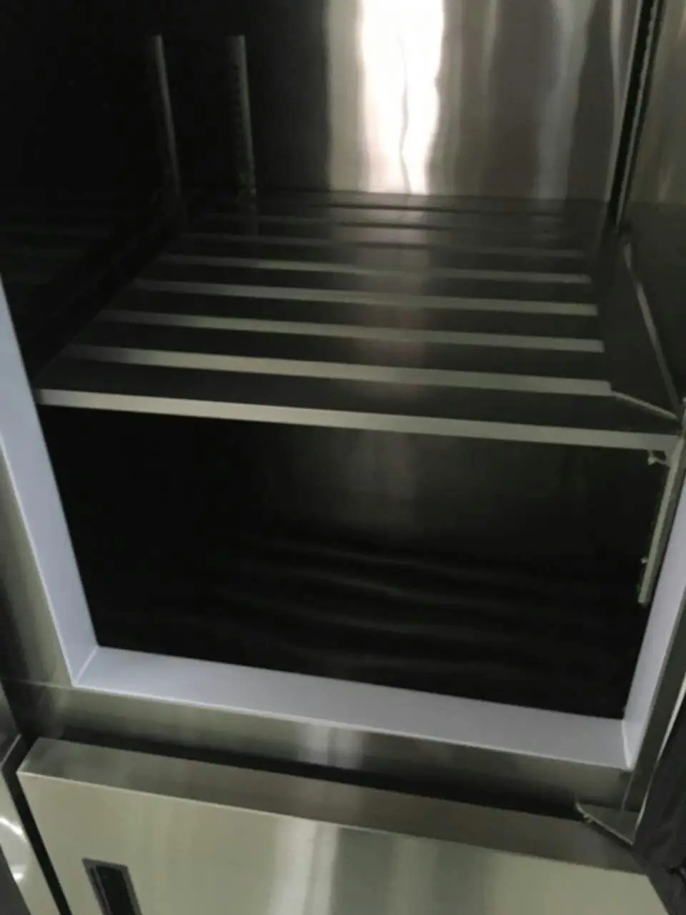 ثلاجة كيتشن إيد التجارية جاهزة بباب واحد من الفولاذ المقاوم للصدأ ومروحة تبريد مزدوجة الحرارة للمطاعم