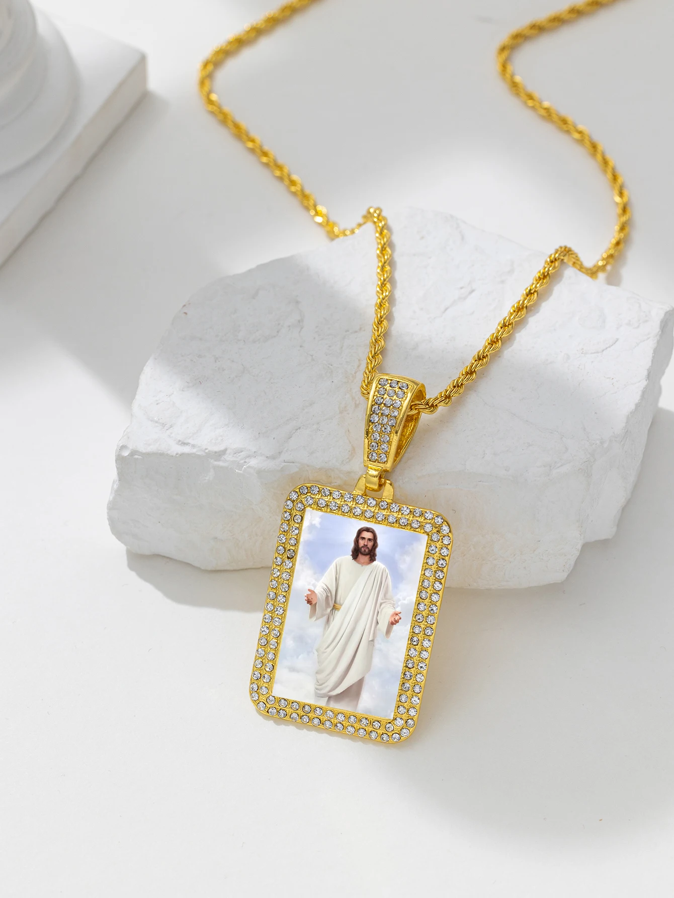 Jesus In White Necklace Fashion Trends Women's Beautifully Jewelry Valentine's Day Birthday Gift