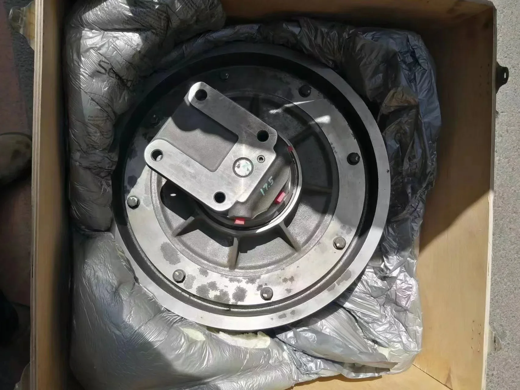 3627923 Original  construction machine engine spare parts Fan Clutch 3627923 for cummins QSK23 QSK45 engine